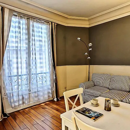 Near Champs Elysees Apartment Paris