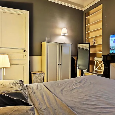 Near Champs Elysees Apartment *